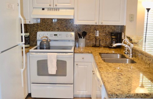 Mission Bay Apartment | Enjoy our 2 bedroom, 2 bath top floor apartment in West Boca Raton