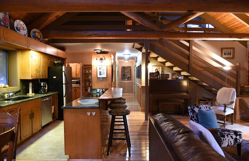 McCloud House | Enjoy Our Beautiful Log Home