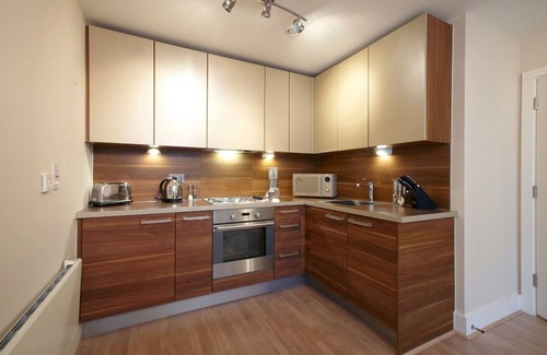 Basingstoke Apartment | Enjoy Panoramic Views at Modern One-bedroom Apartment in Central Basingstoke