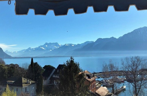 Montreux Apartment | Enjoy panoramic views close to all via lakeside walk or bus next door !