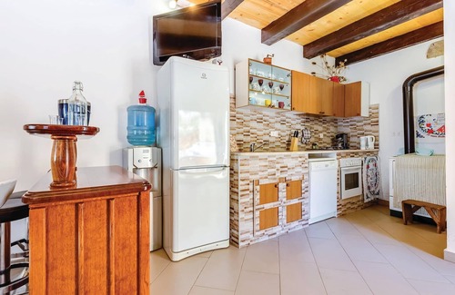 Novi Vinodolski House | Enjoy peace and relaxation in this traditional and pleasant holiday home with a wonderful view.