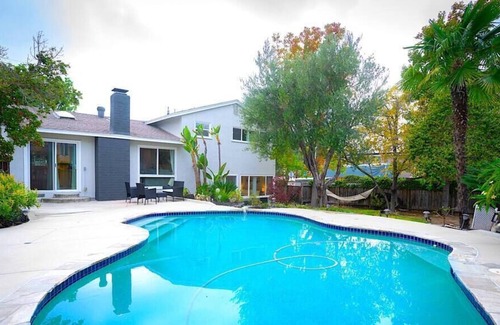 Lake Murray House | Enjoy Perfect Pool Days in Large 5 bdrm Home!
