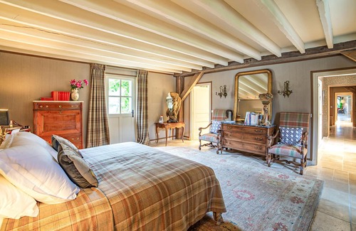 Nouan-le-Fuzelier House | Enjoy privacy and luxury in this villa on a beautiful estate.