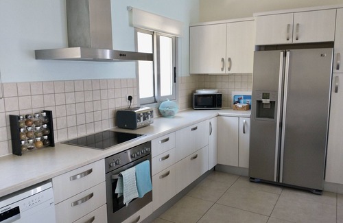 Skala Villa | Enjoy privacy & peace at Villa Ambelonas and stunning infinity sea views