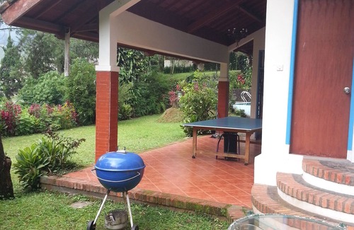 Cisarua Villa | Enjoy relaxing and pleasant holidays in mountainscapes and tea plantations.