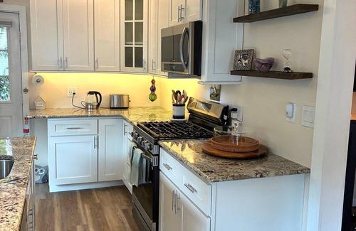 Newland Cottage | Enjoy River Front Living in Linville Land Harbor.Waterfront Views,Modern Cottage