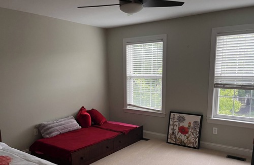 Lambertville House | Enjoy shopping, dining, and the Delaware water towpath all a walk away