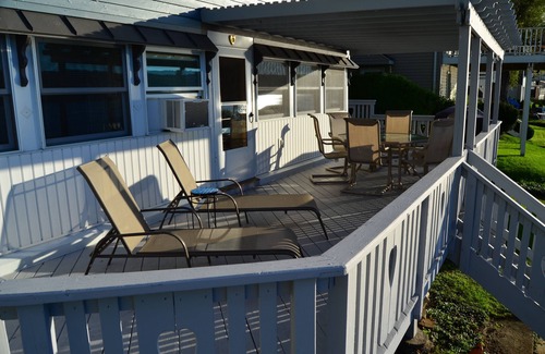 Penn Yan Cottage | Enjoy spectacular sunsets on the Keuka Wine Trail! Charming & pet friendly!
