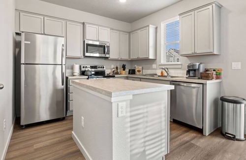 Southwest Ada County Alliance House | Enjoy staying in Boise in newly built townhouse
