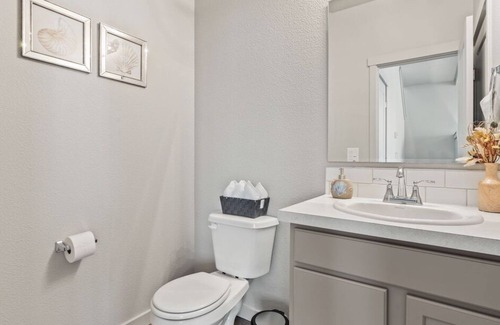 Southwest Ada County Alliance House | Enjoy staying in Boise in newly built townhouse