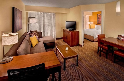Bethlehem Hotel | Enjoy SteelStacks & Sands Casino from a Cozy Suite w/Complimentary Breakfast!