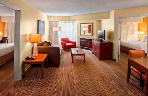 Bethlehem Resort | Enjoy SteelStacks & Sands Casino from a Cozy Suite w/Complimentary Breakfast!
