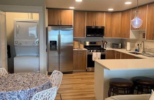 Helena Condo | Enjoy Stunning Lake & Mountain Views. Swedish, Beachy 2 bdrms/1 bath w/Hot Tub