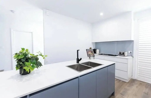 Wagga Wagga Apartment | Enjoy stylish city living in this brand new 4 bedroom townhouse in Wagga CBD.