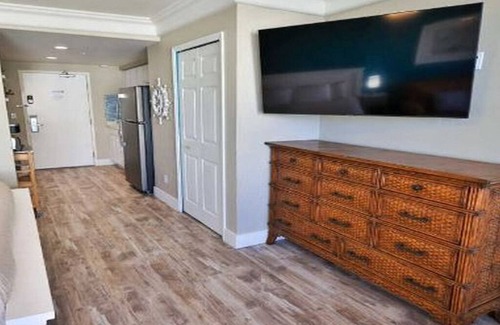 Ortona Park Condo | Enjoy sunrise AND sunset! Best of both worlds! Beachfront beauty you'll love!