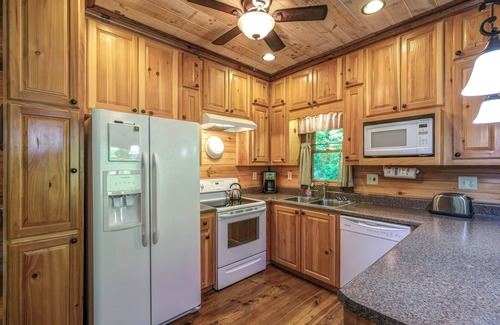 Blue Ridge Cabin | Enjoy sunsets from this quaint mountain cabin, 3 minutes from historic downtown.