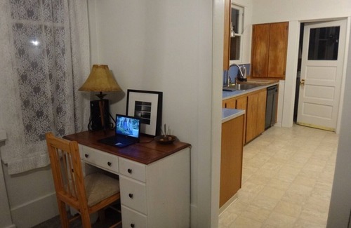 Eureka House | Enjoy TENNIS court & enclosed backyard; 3+ bedrooms, 5 beds; close 2 everything!