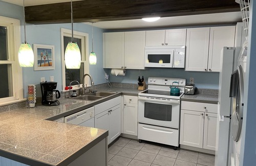Montross House | Enjoy the beach & the woods while you relax & unwind at Wandering Woods Bungalow