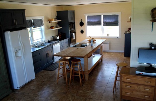 Red House Cottage | Enjoy the Beautiful Ocean View