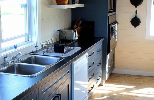 Red House Cottage | Enjoy the Beautiful Ocean View