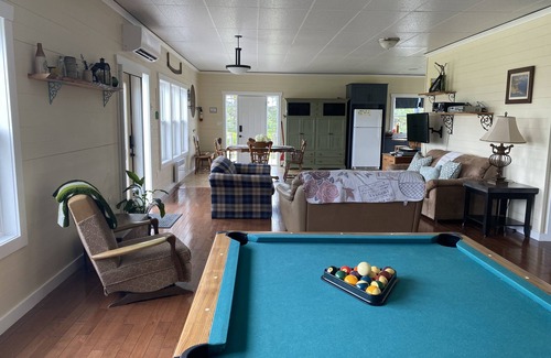 Red House Cottage | Enjoy the Beautiful Ocean View