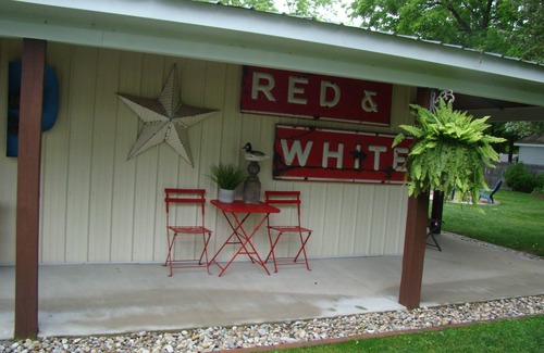 Newaygo Cabin | Enjoy the beautiful views of the Muskegon River near Hardy Dam and Dragon Trail