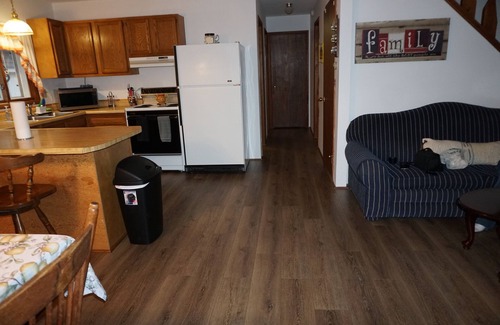 Higgins Lake Ski Chalet | Enjoy the beauty of Northern Michigan at Higgins Lake and Houghton !