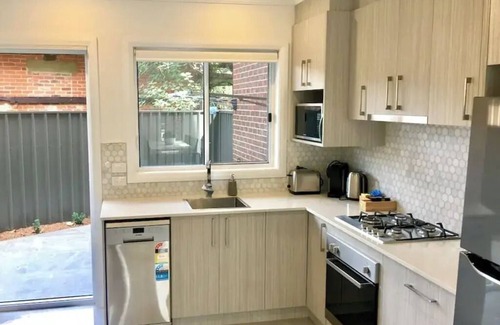 Wagga Wagga Apartment | Enjoy the CBD in this NEW 2 bedroom townhouse located in a small complex!