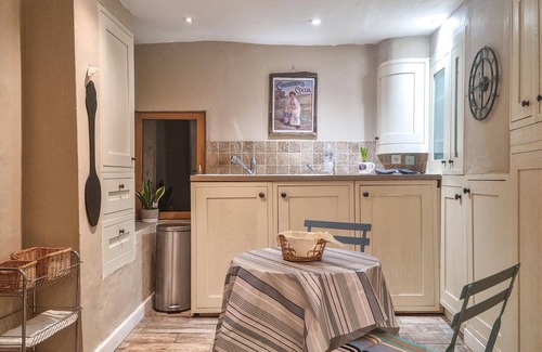 Marigny House | Enjoy the charm of this large yet cozy cottage with swimming pool in the communal garden.
