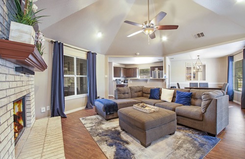 Cedar Crest House | Enjoy the Entire Home Near the Heart of Dallas