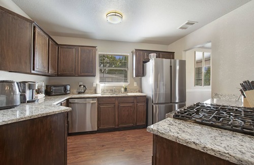 Cedar Crest House | Enjoy the Entire Home Near the Heart of Dallas