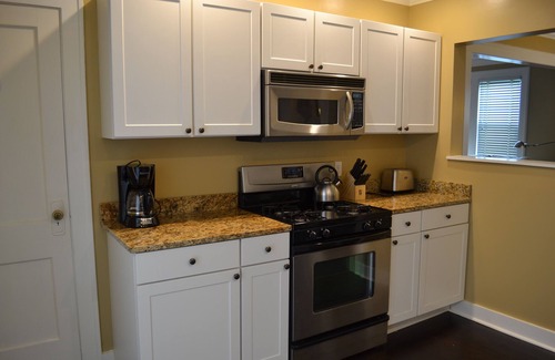 New Buffalo House | Enjoy the fall & ND football games at the Barton Street Bungalow Great location