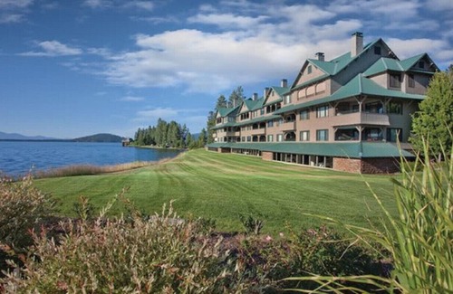 Coeur d'Alene Apartment | Enjoy the family at Coeur d’Alene in this resort 3BD condo w/indoor pool
