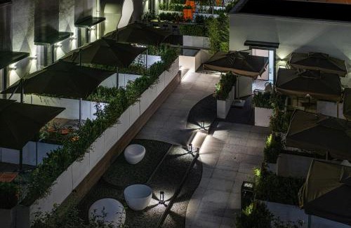 Middle Chaoyang Hotel | Enjoy the hotel - with free late-night supplies, free fruit, water and free breakfast coffee, close to Tiananmen Square, Forbidden City, Temple of Heaven, Embassy, Sanlitun, Metro Line 10 Tuanjie Lake, CBD, CCTV, China Zun