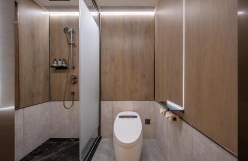 Middle Chaoyang Hotel | Enjoy the hotel - with free late-night supplies, free fruit, water and free breakfast coffee, close to Tiananmen Square, Forbidden City, Temple of Heaven, Embassy, Sanlitun, Metro Line 10 Tuanjie Lake, CBD, CCTV, China Zun