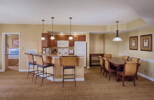 Lake Buena Vista Apartment | Enjoy the luxury & excitement of Lake Buena Vista with a splash of Disney Magic