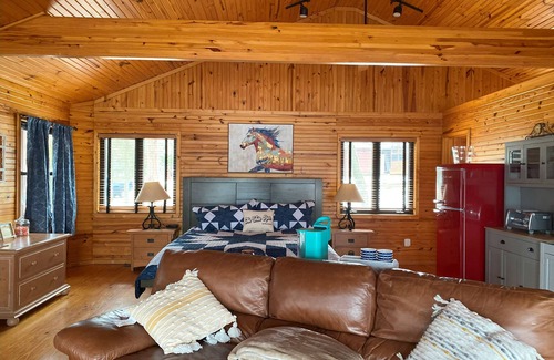 Pleasant Grove Cabin | Enjoy the new hot tub and cozy cabin in the Ozarks