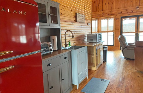 Pleasant Grove Cabin | Enjoy the new hot tub and cozy cabin in the Ozarks