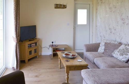 Market Rasen Cottage | Enjoy the open views with lovely walks through the woods.