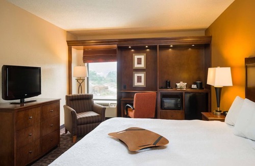 Danville Hotel | Enjoy the Perks! 2 Pet-friendly Units, Free Breakfast & Parking, Indoor Pool!