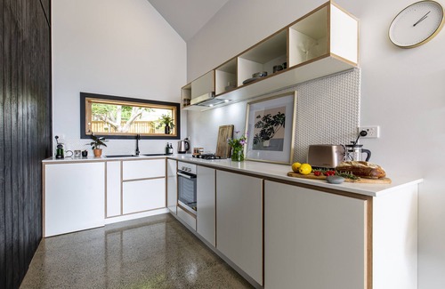 Nowra Apartment | Enjoy the river, ocean and country at the Nowra Studio Barn