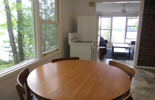 Highlands East House | Enjoy the rugged natural beauty of the Haliburton Highlands, in comfort.