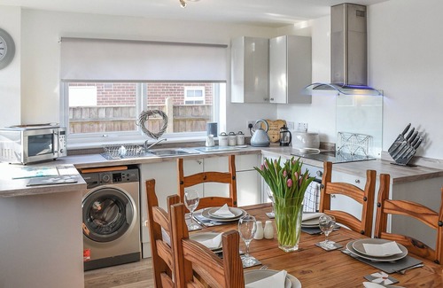 Scratby Cottage | Enjoy the seaside with just a short walk to a wonderful, sandy beach.