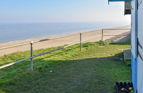 Scratby Cottage | Enjoy the seaside with just a short walk to a wonderful, sandy beach.