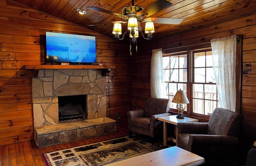 Dandridge House | Enjoy the summer at Douglas Lake nearby Smoky Mountains, Pigeon Forge/G-burg