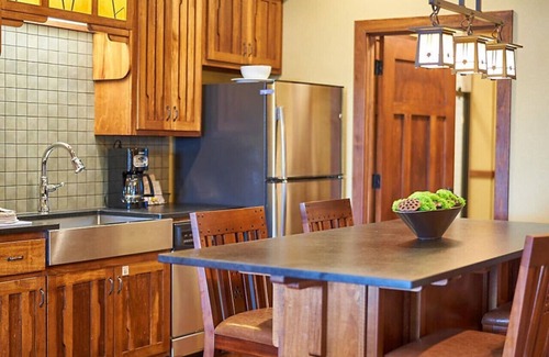 Ridgedale Apartment | Enjoy the views of Table Rock Lake in this 2BD resort condo