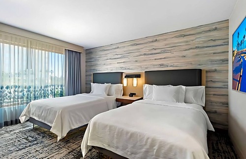 Southwest Anaheim Hotel | Enjoy Theme Park Proximity - 2 Spacious Suites Near Attractions. Pets Allowed!