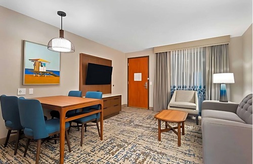 Southwest Anaheim Hotel | Enjoy Theme Park Proximity - 2 Spacious Suites Near Attractions. Pets Allowed!