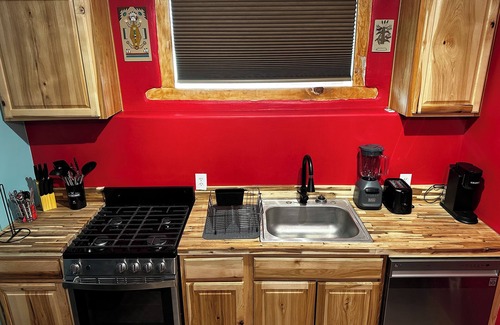 North Valley House | Enjoy this 2 bedroom attached unit with an amazing master suite.