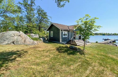 Norrtalje Municipality House | Enjoy this cozy house right on the beach on Gräddö Asken.